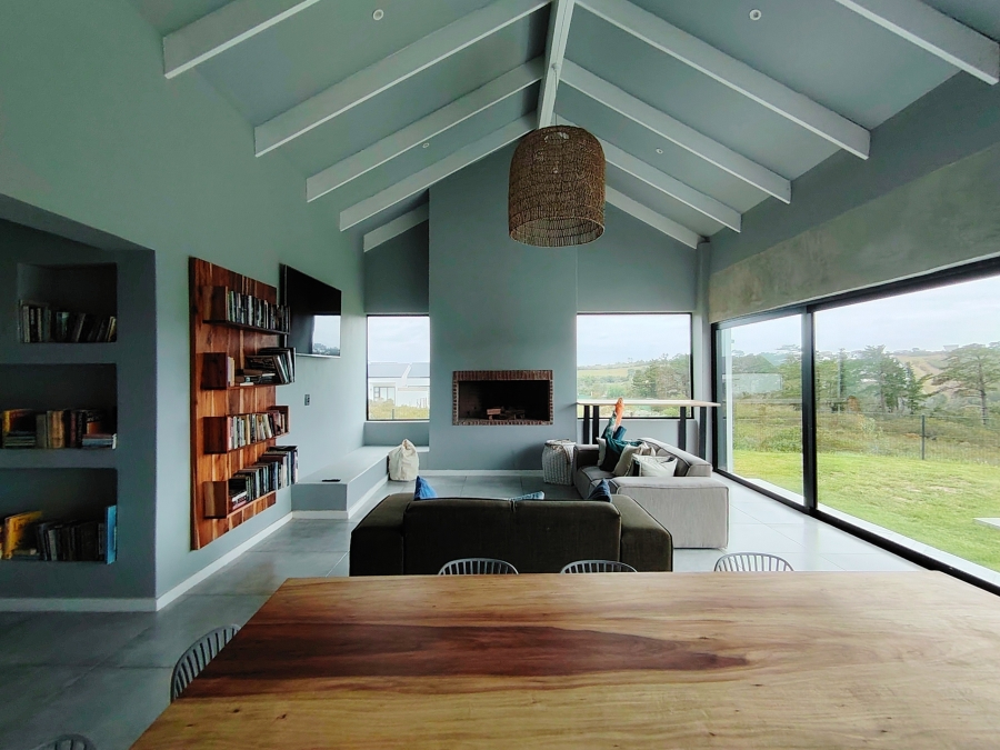 5 Bedroom Property for Sale in Brackenridge Western Cape